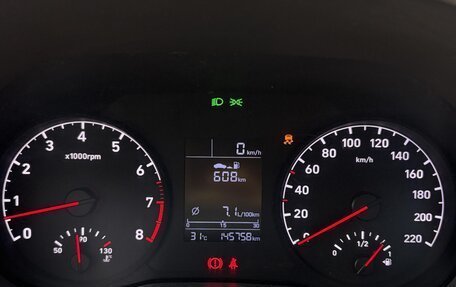 Hyundai Solaris II рестайлинг, 2017 год, 990 000 рублей, 14 фотография