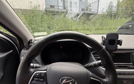 Hyundai Solaris II рестайлинг, 2017 год, 990 000 рублей, 13 фотография
