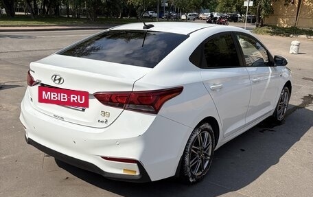 Hyundai Solaris II рестайлинг, 2017 год, 990 000 рублей, 8 фотография