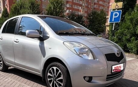 Toyota Yaris III рестайлинг, 2008 год, 625 000 рублей, 2 фотография