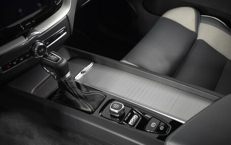 Volvo XC60 II, 2019 год, 4 989 900 рублей, 24 фотография