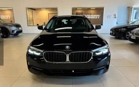 BMW 5 серия, 2023 год, 3 300 000 рублей, 3 фотография