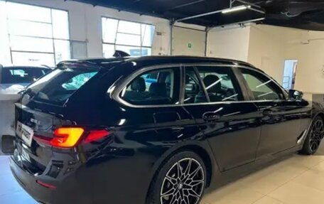 BMW 5 серия, 2023 год, 3 300 000 рублей, 5 фотография