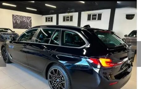 BMW 5 серия, 2023 год, 3 300 000 рублей, 7 фотография