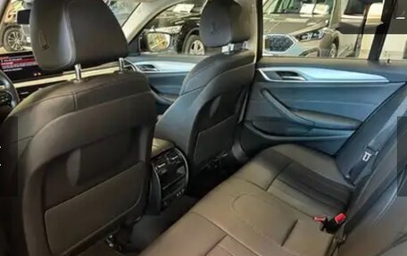BMW 5 серия, 2023 год, 3 300 000 рублей, 19 фотография