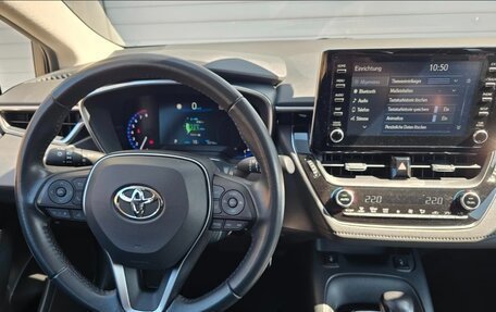 Toyota Corolla, 2023 год, 2 296 000 рублей, 10 фотография