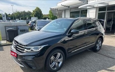 Volkswagen Tiguan II, 2023 год, 3 261 000 рублей, 1 фотография