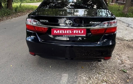 Toyota Camry, 2017 год, 1 800 000 рублей, 4 фотография