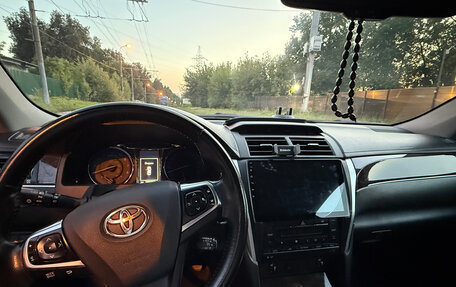 Toyota Camry, 2017 год, 1 800 000 рублей, 8 фотография