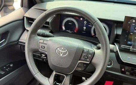 Toyota Camry, 2025 год, 3 760 000 рублей, 5 фотография