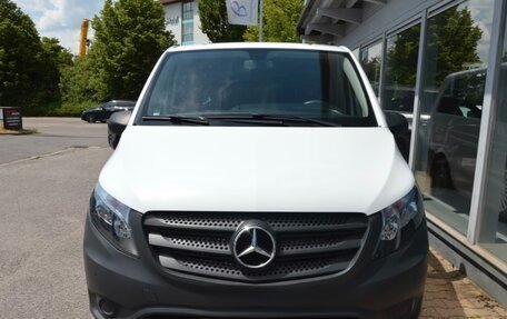 Mercedes-Benz Vito, 2020 год, 2 700 000 рублей, 2 фотография