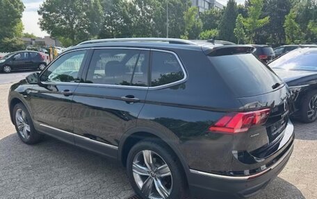 Volkswagen Tiguan II, 2023 год, 3 261 000 рублей, 4 фотография