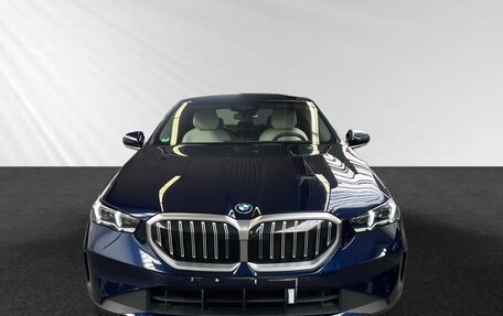 BMW 5 серия, 2025 год, 6 450 000 рублей, 2 фотография