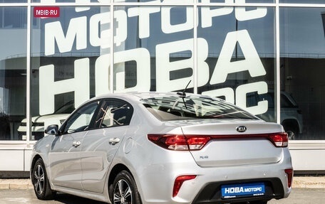 KIA Rio IV, 2018 год, 1 420 000 рублей, 2 фотография