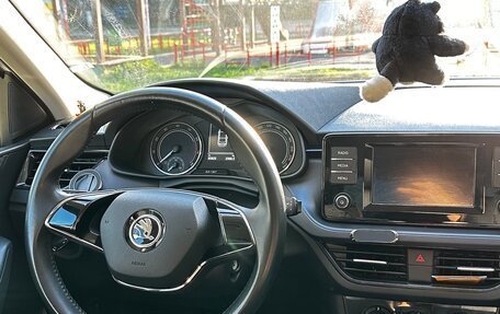 Skoda Rapid II, 2021 год, 1 300 000 рублей, 8 фотография