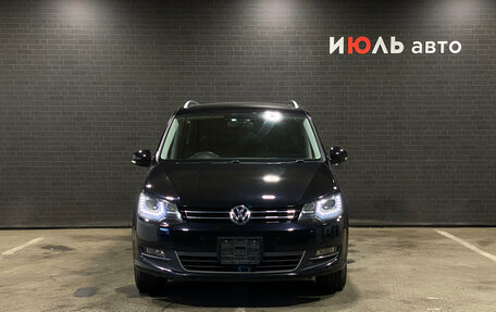 Volkswagen Sharan II, 2011 год, 1 415 000 рублей, 2 фотография