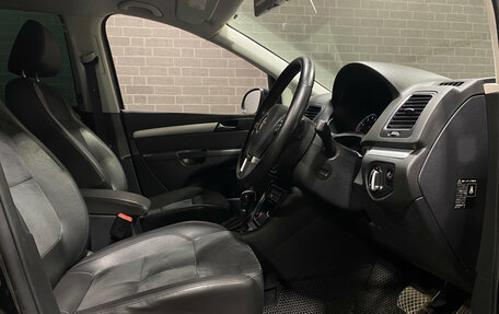 Volkswagen Sharan II, 2011 год, 1 415 000 рублей, 10 фотография