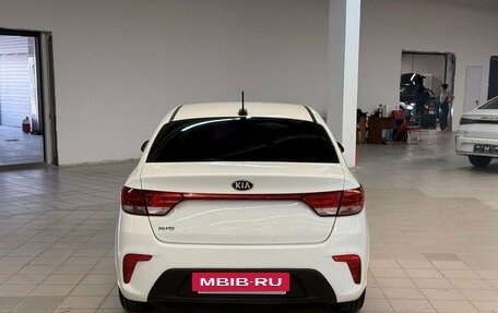 KIA Rio IV, 2018 год, 1 069 000 рублей, 6 фотография