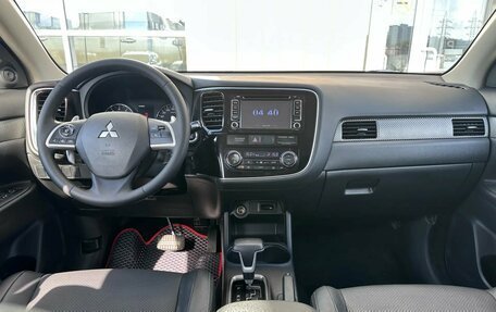 Mitsubishi Outlander III рестайлинг 3, 2013 год, 1 190 000 рублей, 7 фотография