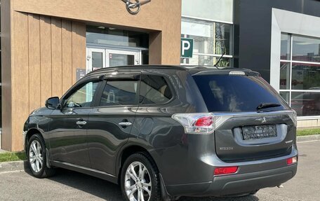 Mitsubishi Outlander III рестайлинг 3, 2013 год, 1 190 000 рублей, 4 фотография