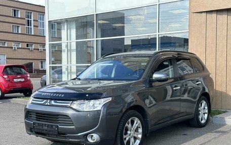 Mitsubishi Outlander III рестайлинг 3, 2013 год, 1 190 000 рублей, 3 фотография