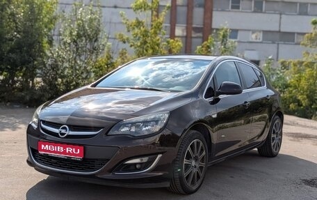 Opel Astra J, 2014 год, 940 000 рублей, 1 фотография
