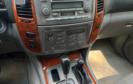 Toyota Land Cruiser 100 рестайлинг 2, 2006 год, 1 850 000 рублей, 15 фотография