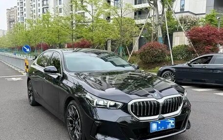 BMW 5 серия, 2026 год, 6 300 000 рублей, 3 фотография