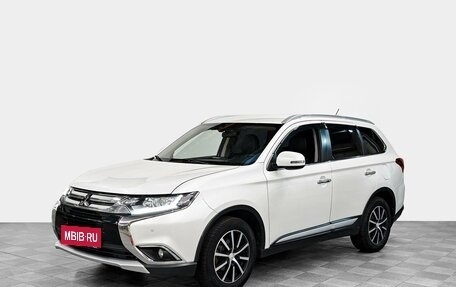 Mitsubishi Outlander III рестайлинг 3, 2015 год, 1 890 000 рублей, 1 фотография