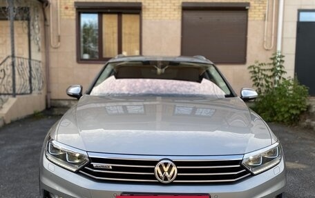 Volkswagen Passat B8 рестайлинг, 2016 год, 2 420 000 рублей, 2 фотография