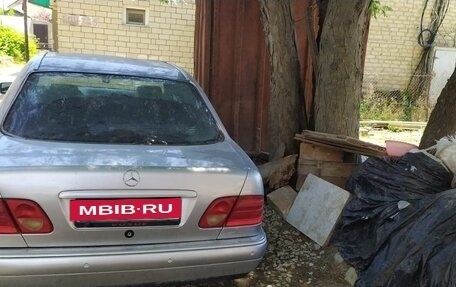 Mercedes-Benz E-Класс, 1996 год, 200 000 рублей, 2 фотография