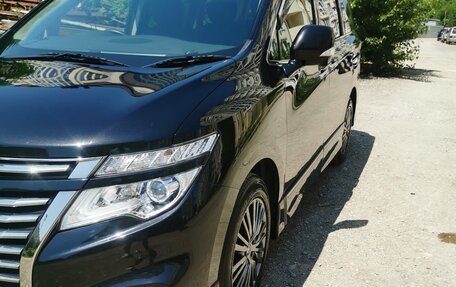 Nissan Elgrand III, 2020 год, 3 500 000 рублей, 3 фотография