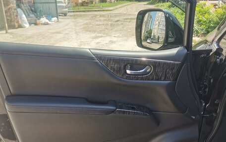 Nissan Elgrand III, 2020 год, 3 500 000 рублей, 16 фотография