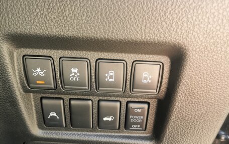 Nissan Elgrand III, 2020 год, 3 500 000 рублей, 24 фотография