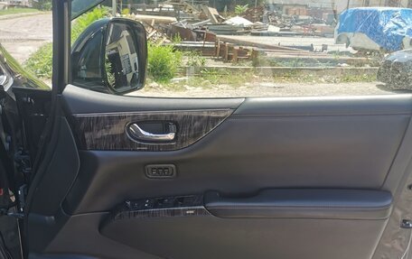 Nissan Elgrand III, 2020 год, 3 500 000 рублей, 17 фотография