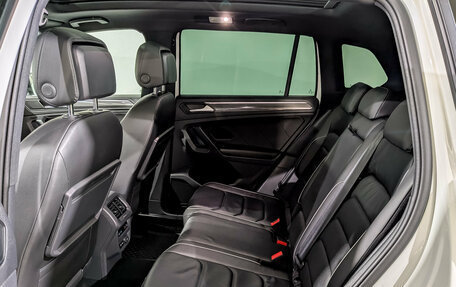 Volkswagen Tiguan II, 2018 год, 2 700 000 рублей, 12 фотография