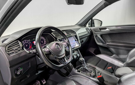 Volkswagen Tiguan II, 2018 год, 2 700 000 рублей, 16 фотография