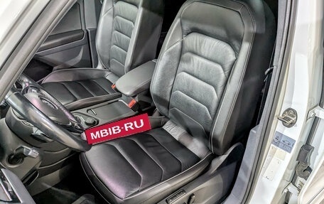 Volkswagen Tiguan II, 2018 год, 2 700 000 рублей, 20 фотография