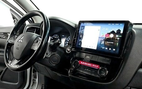 Mitsubishi Outlander III рестайлинг 3, 2015 год, 1 890 000 рублей, 9 фотография