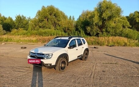 Renault Duster I рестайлинг, 2018 год, 1 000 000 рублей, 4 фотография