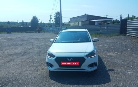 Hyundai Solaris II рестайлинг, 2019 год, 900 000 рублей, 1 фотография
