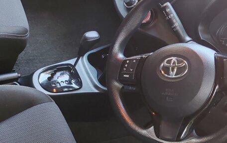 Toyota Vitz, 2019 год, 1 350 000 рублей, 4 фотография