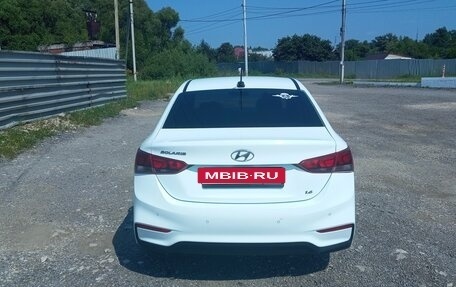 Hyundai Solaris II рестайлинг, 2019 год, 900 000 рублей, 2 фотография