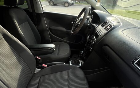 Volkswagen Polo VI (EU Market), 2012 год, 750 000 рублей, 11 фотография