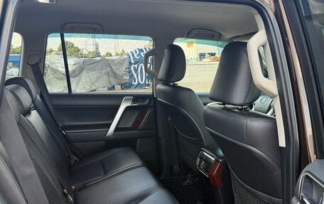 Toyota Land Cruiser Prado 150 рестайлинг 2, 2017 год, 4 800 000 рублей, 11 фотография