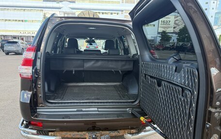 Toyota Land Cruiser Prado 150 рестайлинг 2, 2017 год, 4 800 000 рублей, 10 фотография