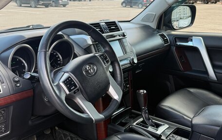 Toyota Land Cruiser Prado 150 рестайлинг 2, 2017 год, 4 800 000 рублей, 7 фотография