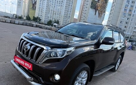 Toyota Land Cruiser Prado 150 рестайлинг 2, 2017 год, 4 800 000 рублей, 13 фотография