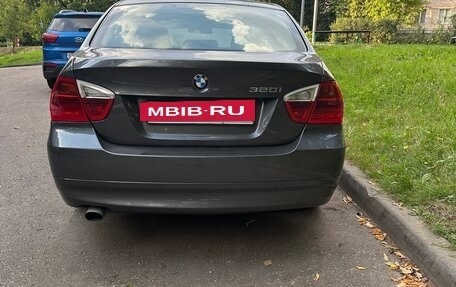 BMW 3 серия, 2006 год, 1 050 000 рублей, 4 фотография