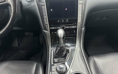 Infiniti Q50 I рестайлинг, 2015 год, 1 580 000 рублей, 14 фотография